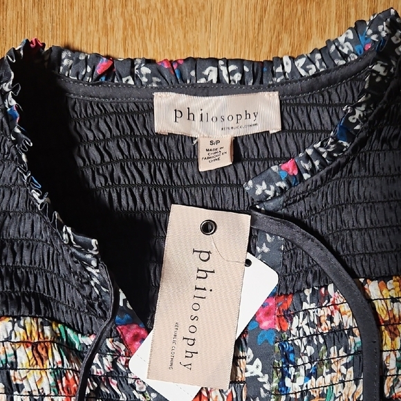 Philosophy Gray Graphic Blouse with Relaxed Fit - Picture 5 of 5